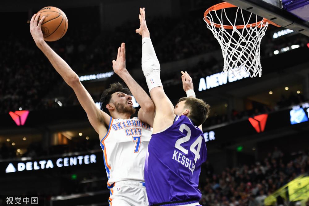 通过与当地 通过与当地